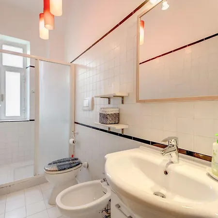 Casa Giulia * Rome